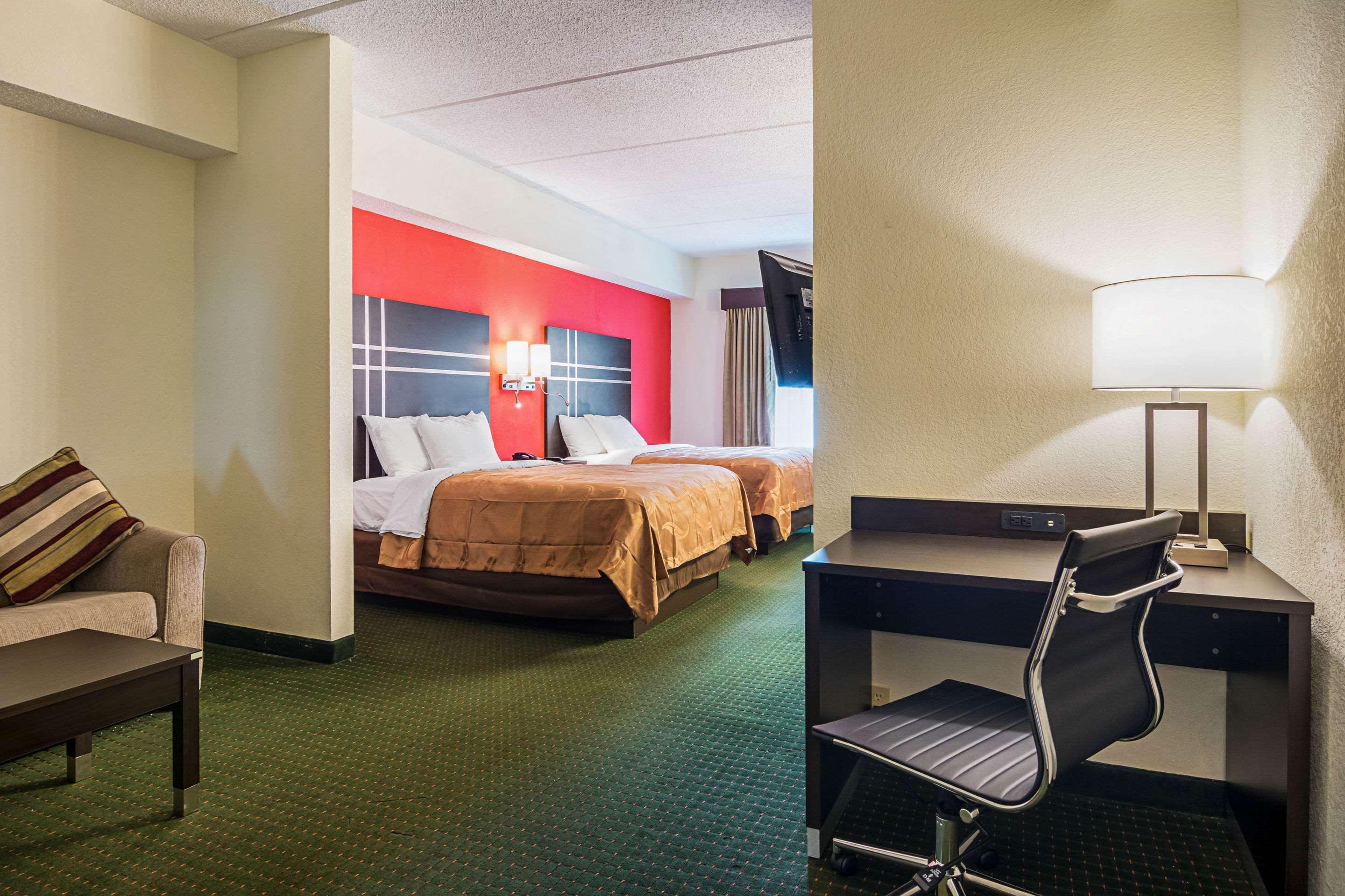 Quality Suites Atlanta Airport East Forest Park Eksteriør billede