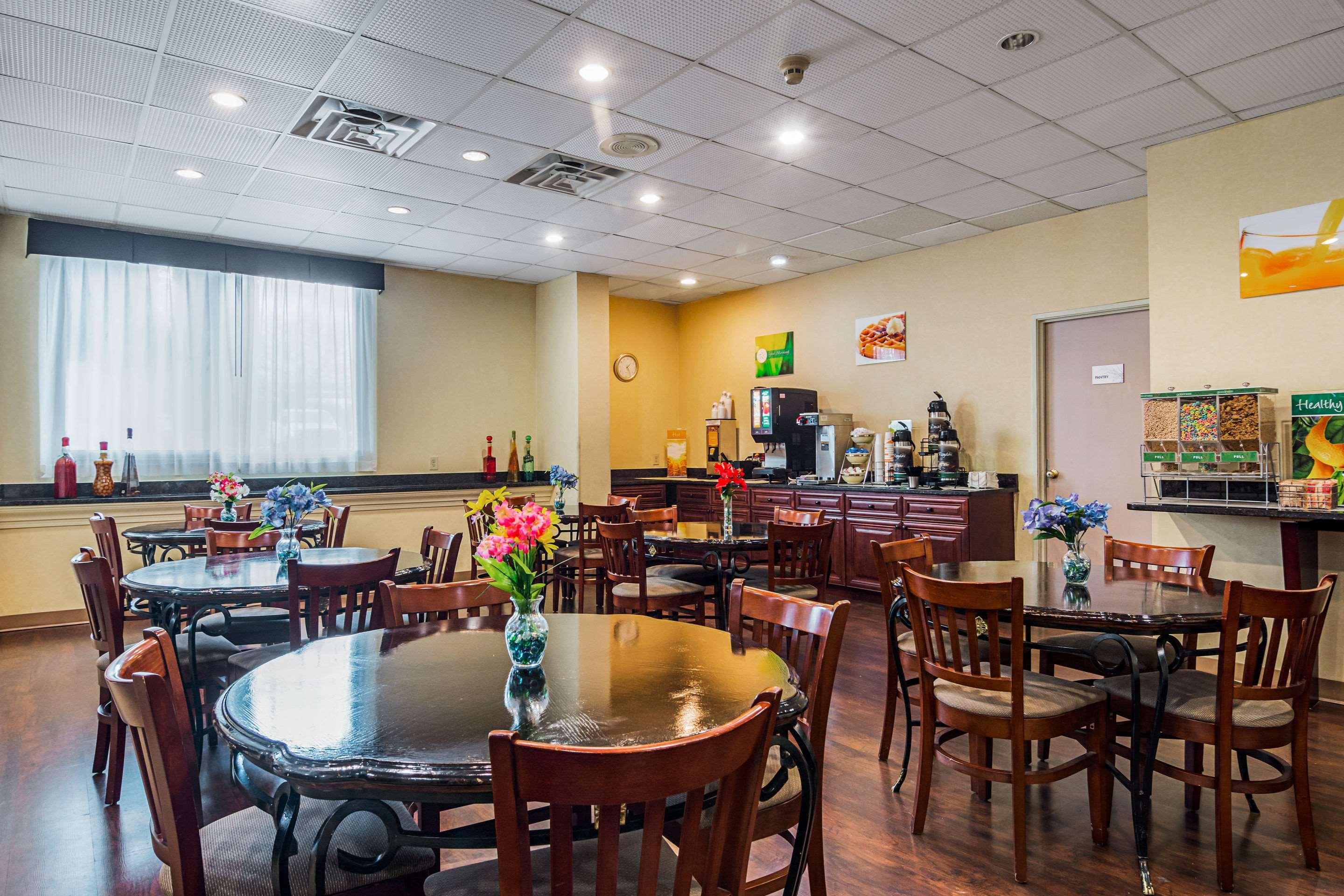 Quality Suites Atlanta Airport East Forest Park Eksteriør billede