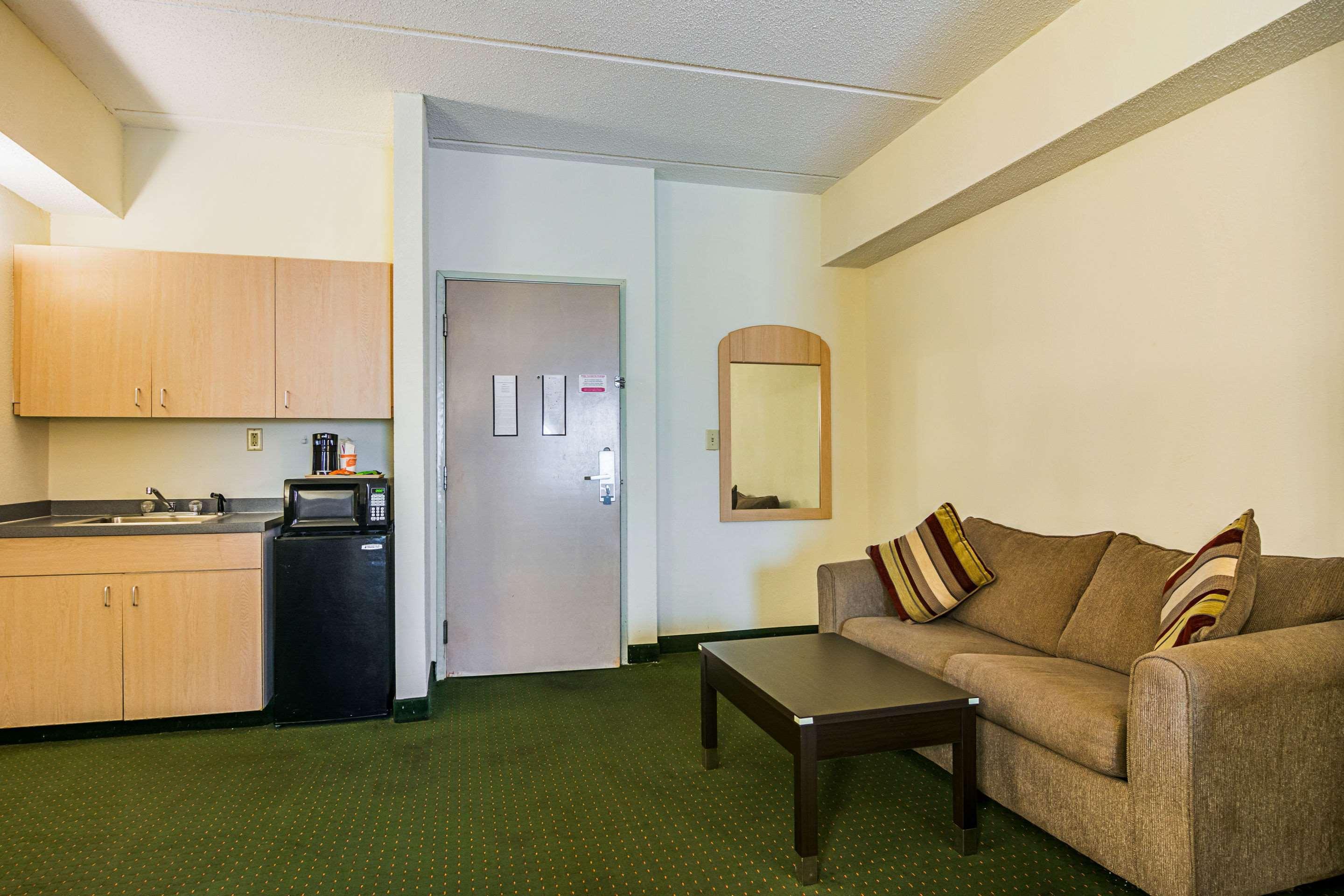 Quality Suites Atlanta Airport East Forest Park Eksteriør billede