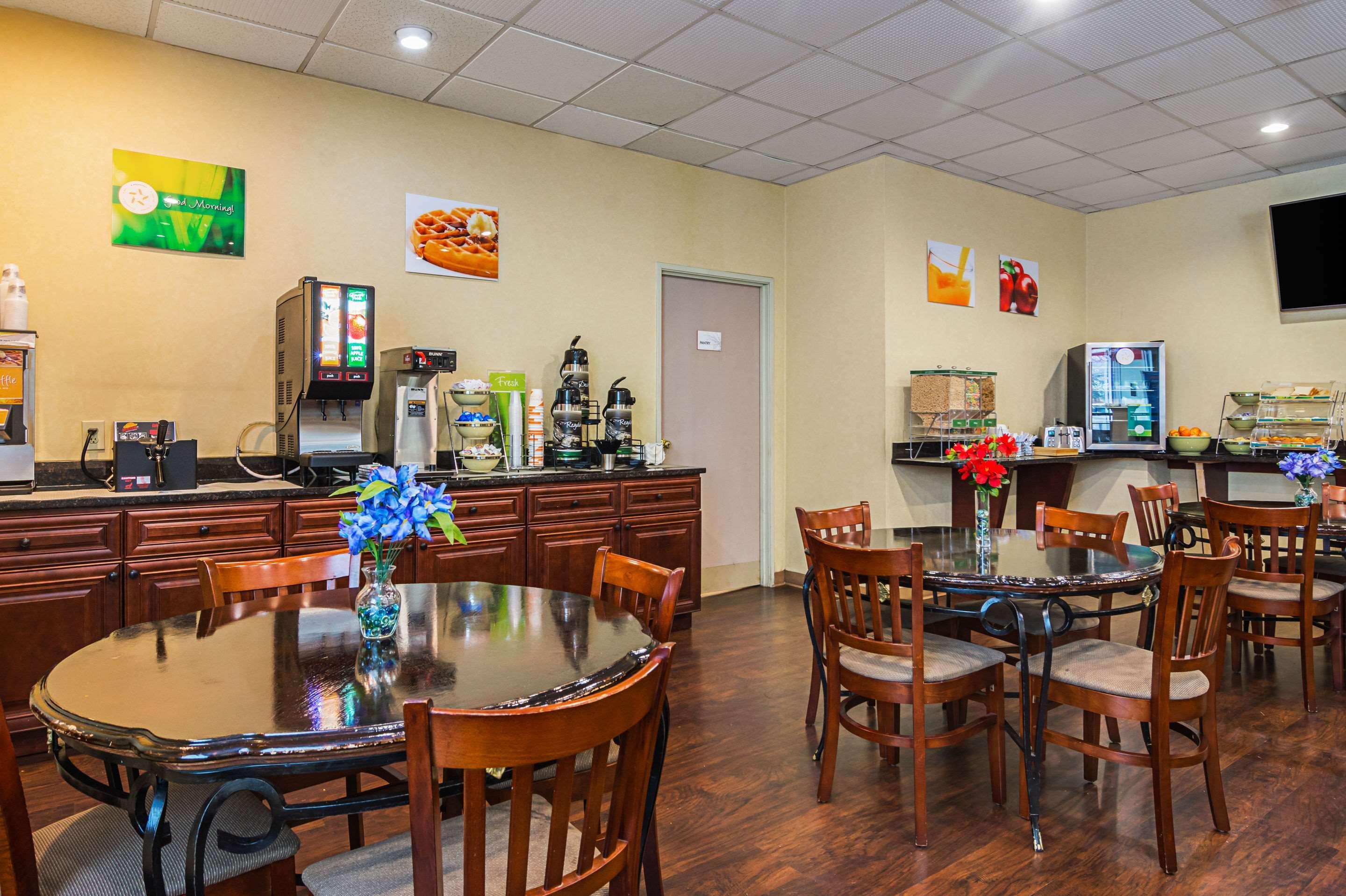 Quality Suites Atlanta Airport East Forest Park Eksteriør billede