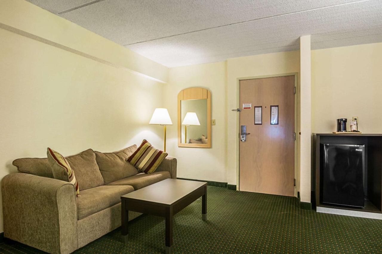 Quality Suites Atlanta Airport East Forest Park Eksteriør billede